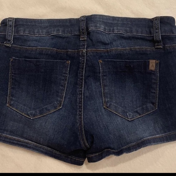 ✨2/$10 (3) Denim Shorts - Picture 2 of 4
